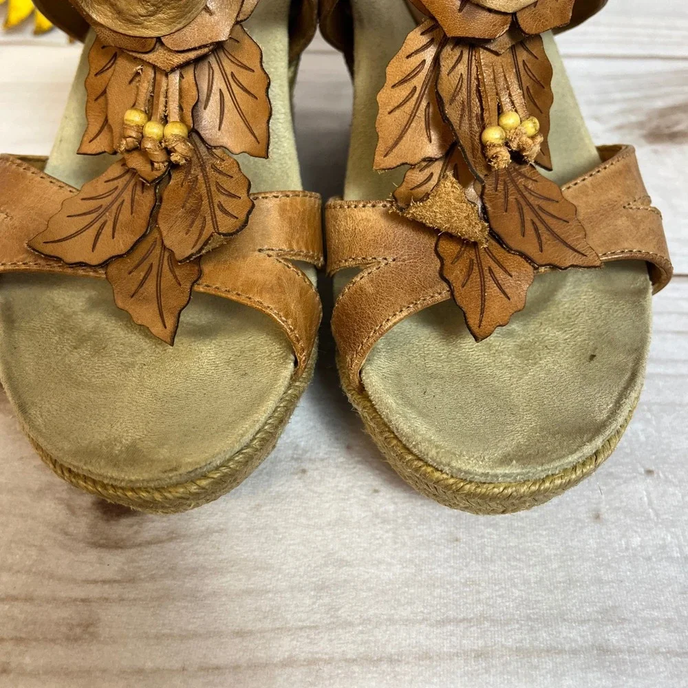 Earthies Tan Leather Floral Wedge Sandals Boho Espadrille 9B Shoes